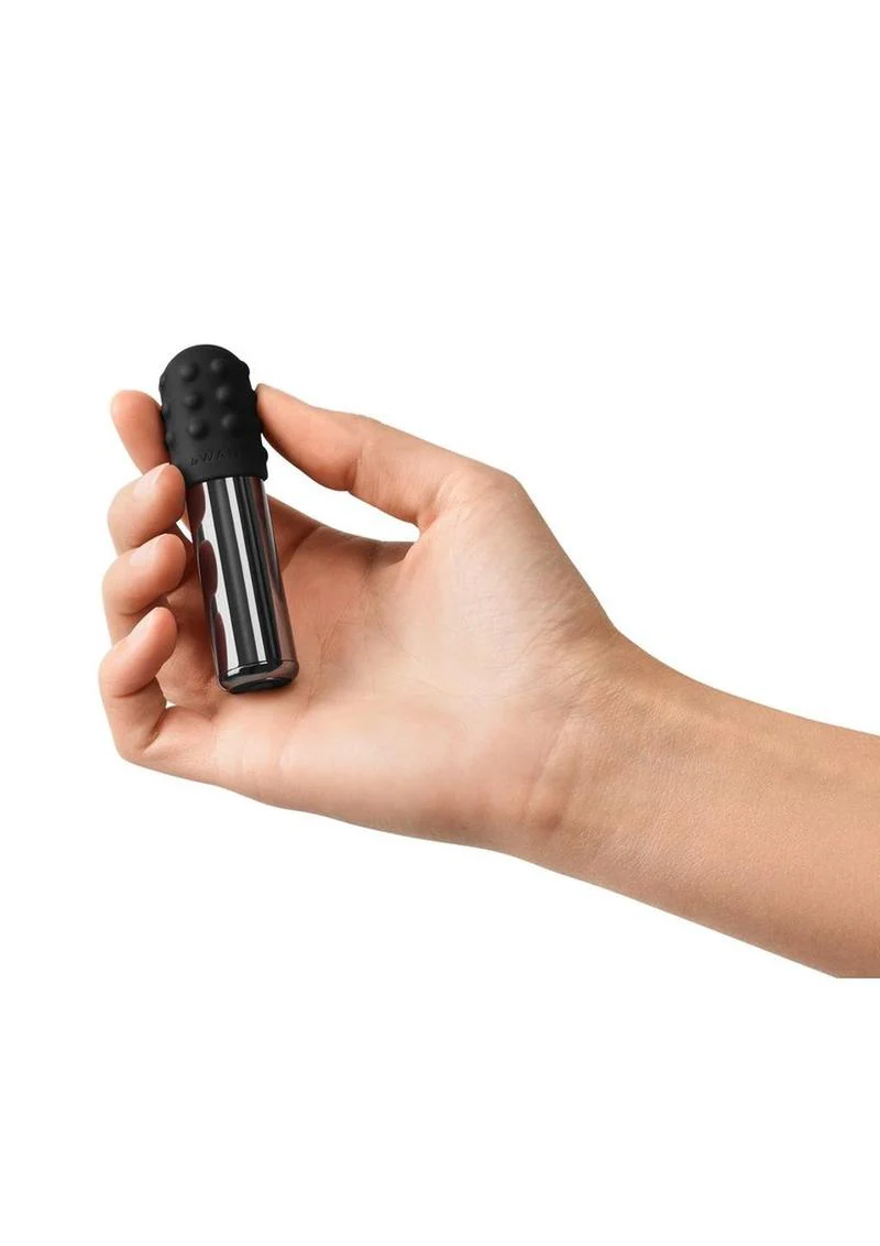Le Wand Bullet Rechargeable Vibrator with Textured Silicone Sleeve and Ring - Image 12