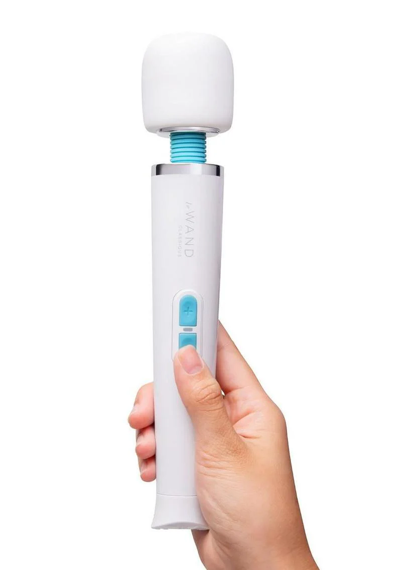 Le Wand Classique Petite Wand Silicone Rechargeable Massager - Image 3