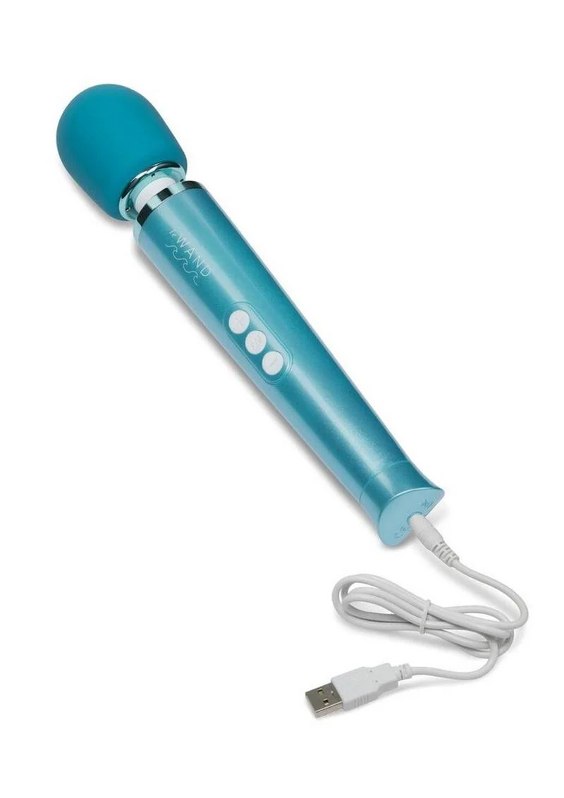 Le Wand Dive Submersible Rechargeable Silicone Vibrating Massager - Image 3