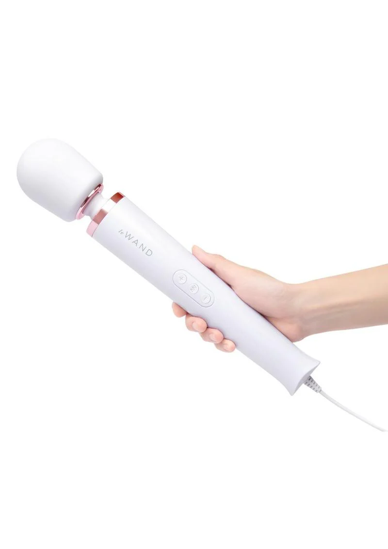 Le Wand Plug-In Massager - Sky - Image 4